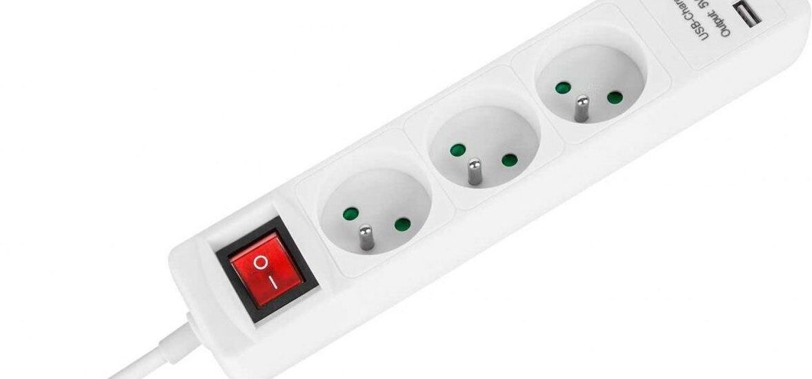 Rebel Przedłużacz Sieciowy 3 Gniazda + 2 Usb Z Wyłącznikiem 3M (LECURZ32023)