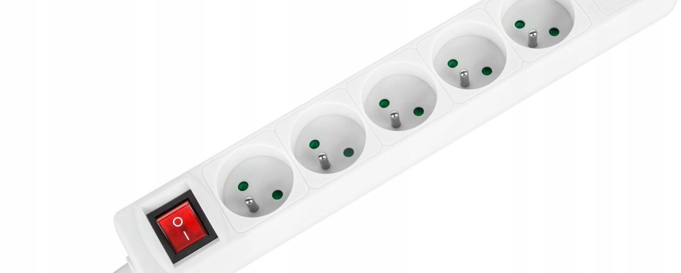 Rebel Przedłużacz Sieciowy 5 Gniazd + 2 Gniazda Usb 3M (Urz32033)