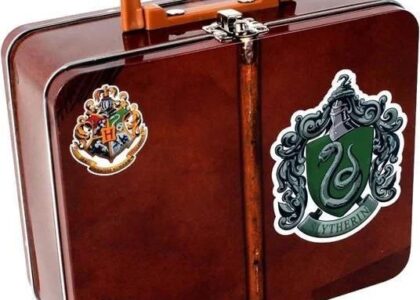 Winning Moves Harry Potter Slytherin Top Trumps Card Game Collectors Tin (wersja angielska)